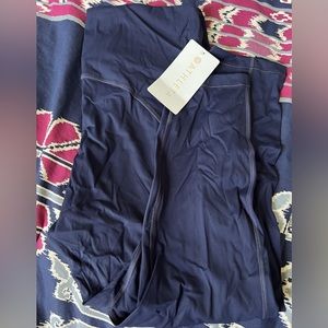 NEW Athleta Ultimate Stash Pocket 7/8 Tight